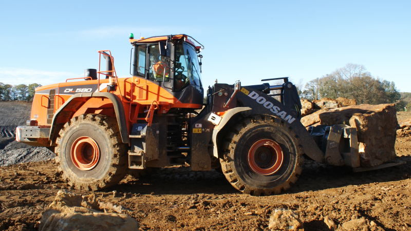 New Doosan DL580 5 Helps Great Tew Quarry Meet Demand Develon Europe